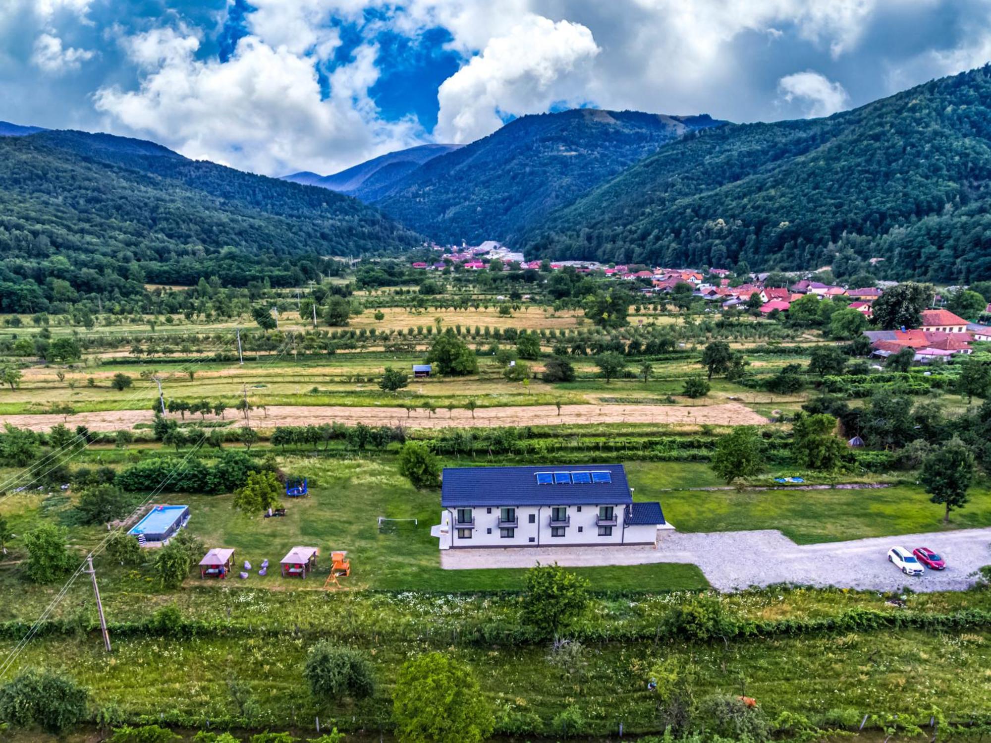 Transalpina Retreat Ξενοδοχείο Novaci-Străini Εξωτερικό φωτογραφία